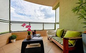 Family Apartment With A Terrace On Aleje Jerozolimskie