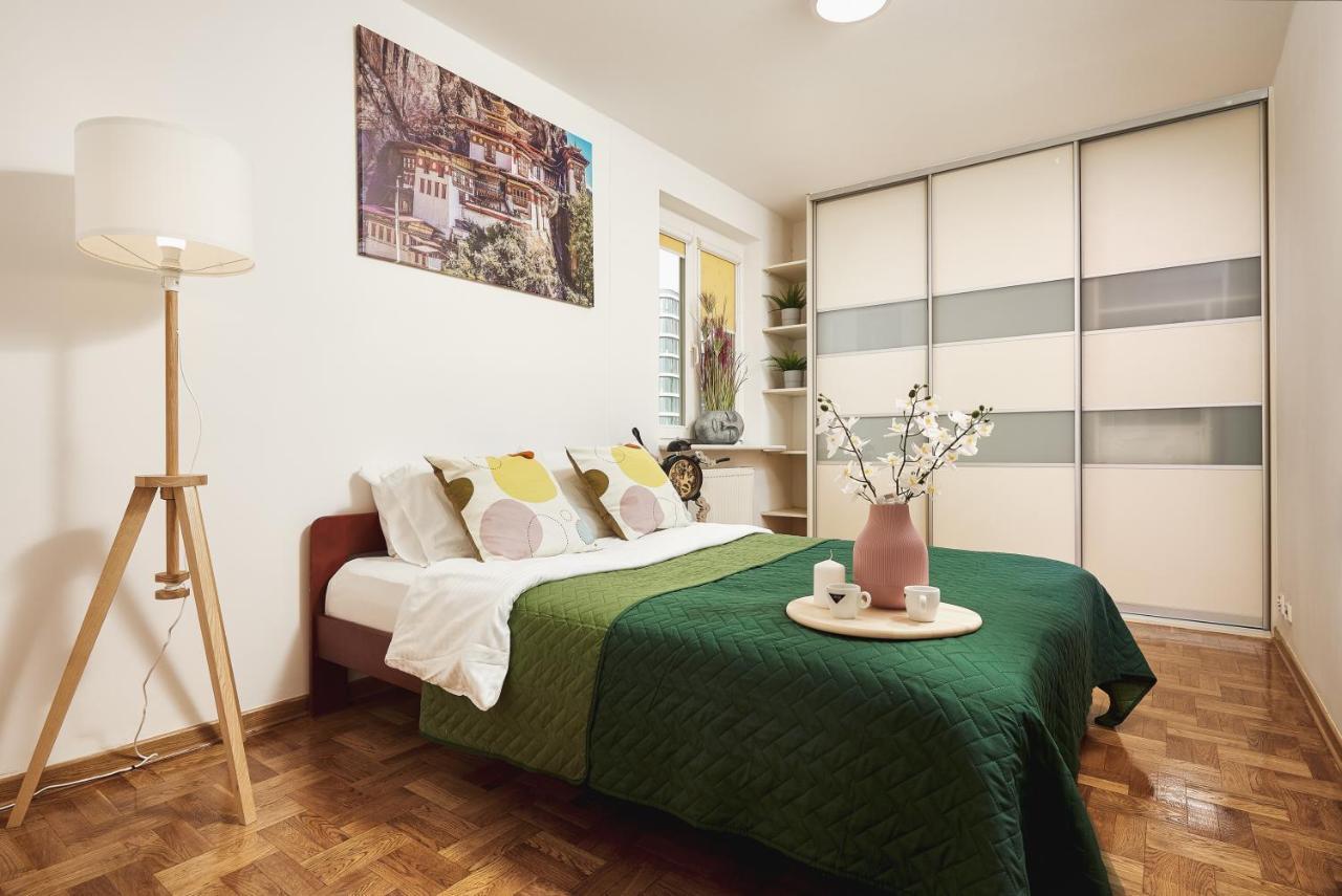 Family Apartment With A Terrace On Aleje Jerozolimskie Warszawa Zewnętrze zdjęcie