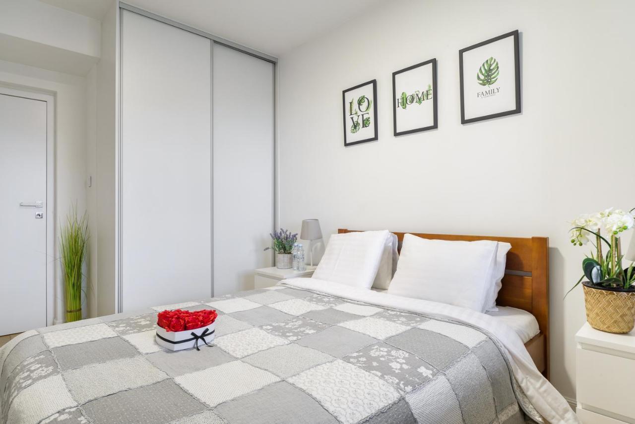Family Apartment With A Terrace On Aleje Jerozolimskie Warszawa Zewnętrze zdjęcie